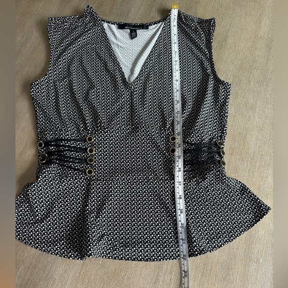 White House Black Market Black and White Peplum Blouse - Picture 7 of 7